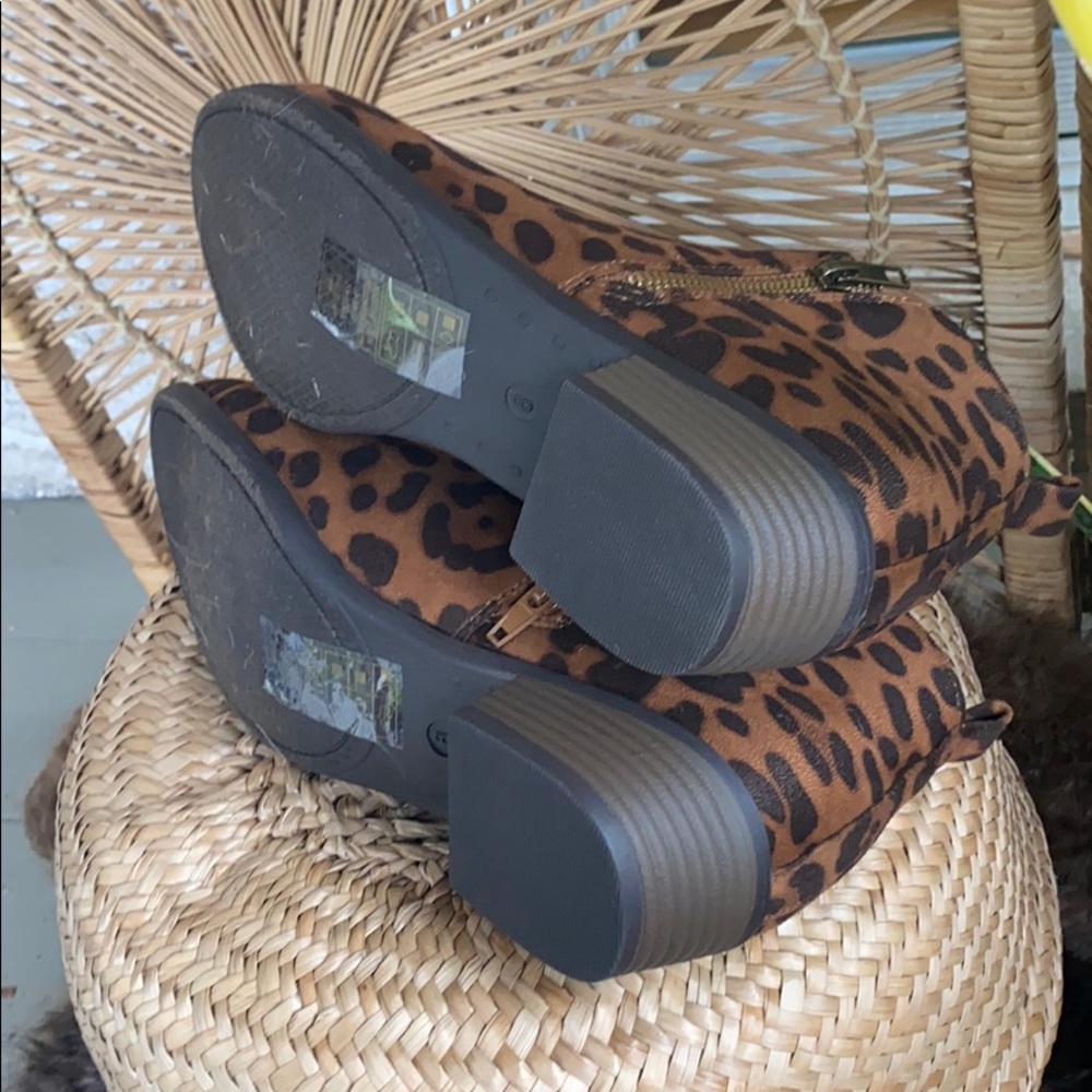 NEW Leopard Ankle Booties - Picture 9 of 9